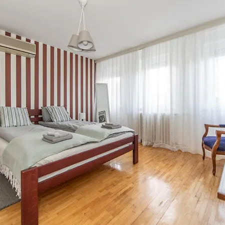Apartment 7 Heaven *