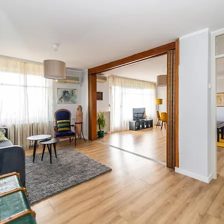 7 Heaven Apartment *